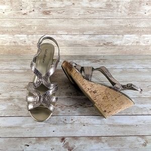 Kelly & Katie Wedge Sandal Metallic Snake Skin sz9
